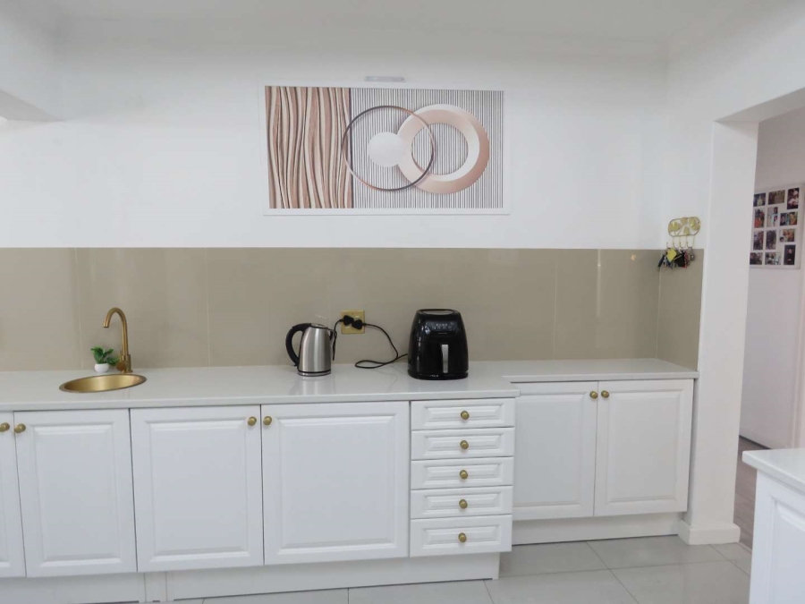 4 Bedroom Property for Sale in Kleinmond Western Cape